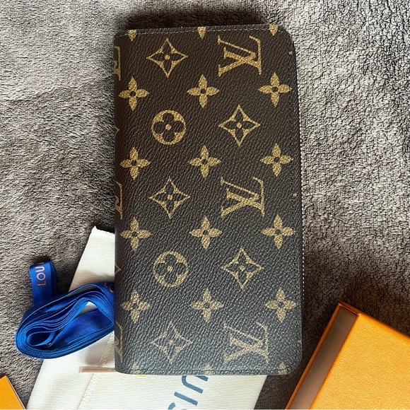LOUIS VUITTON MONOGRAM ZIPPY WALLET LONG - Picture 3 of 12